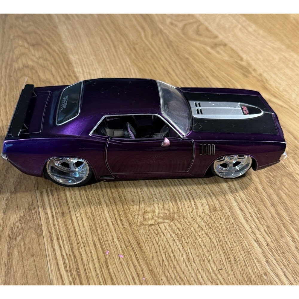 Vintage Jada Toys 1970 Purple Plymouth Hemi Barracuda Car Toy Man Cave